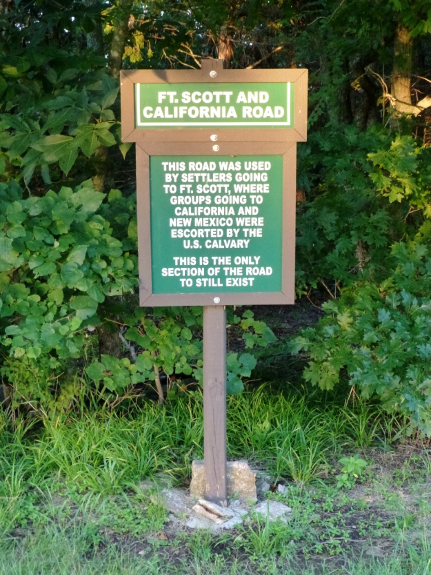Fort Scott and California Road sign